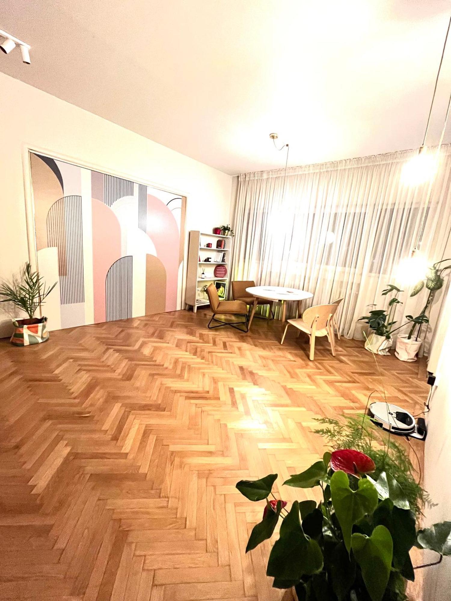 Center Unirii Square Private With View - Shared Amenities Alloggio in famiglia Bucarest