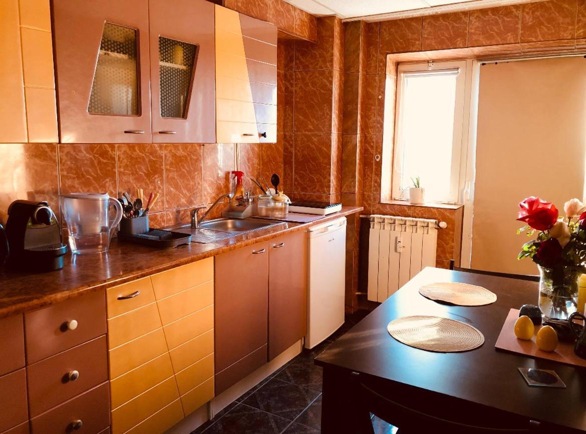 Alloggio in famiglia Center Unirii Square Private With View - Shared Amenities