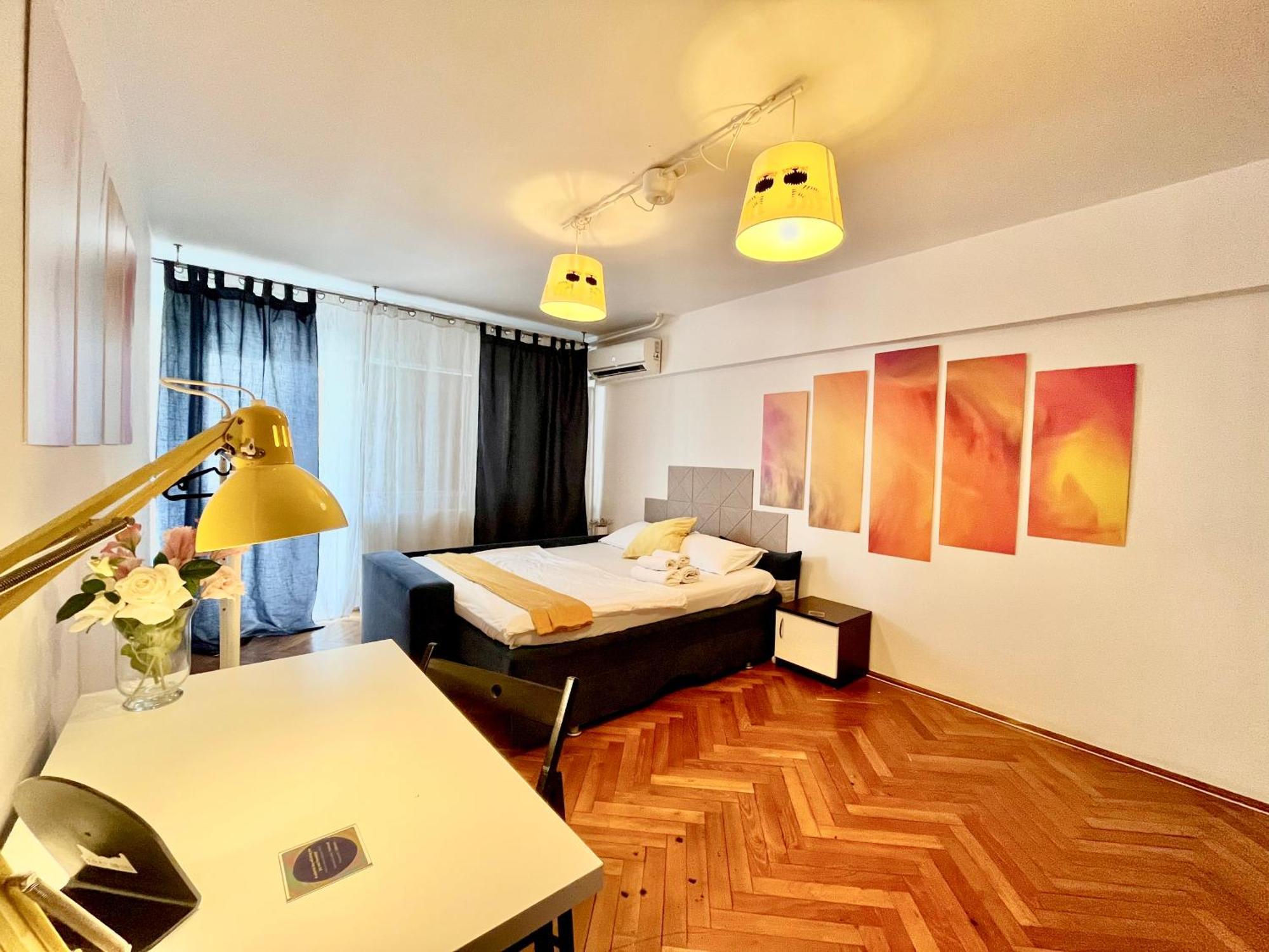 Center Unirii Square Private With View - Shared Amenities Alloggio in famiglia Bucarest