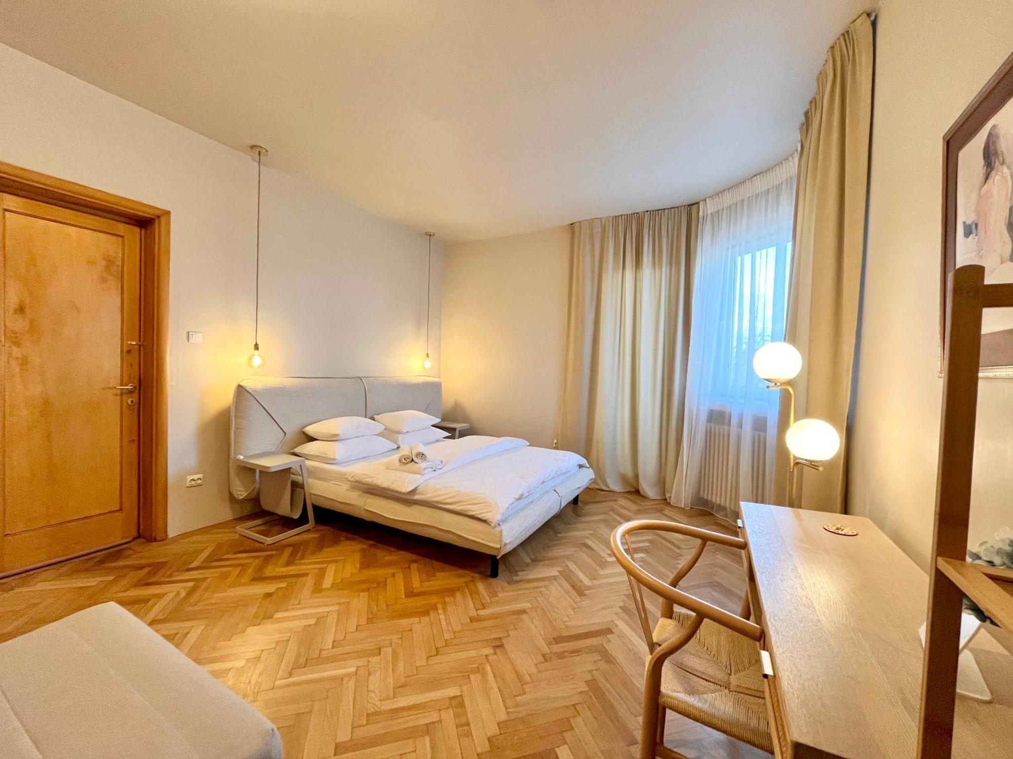 Center Unirii Square Private With View - Shared Amenities Alloggio in famiglia *