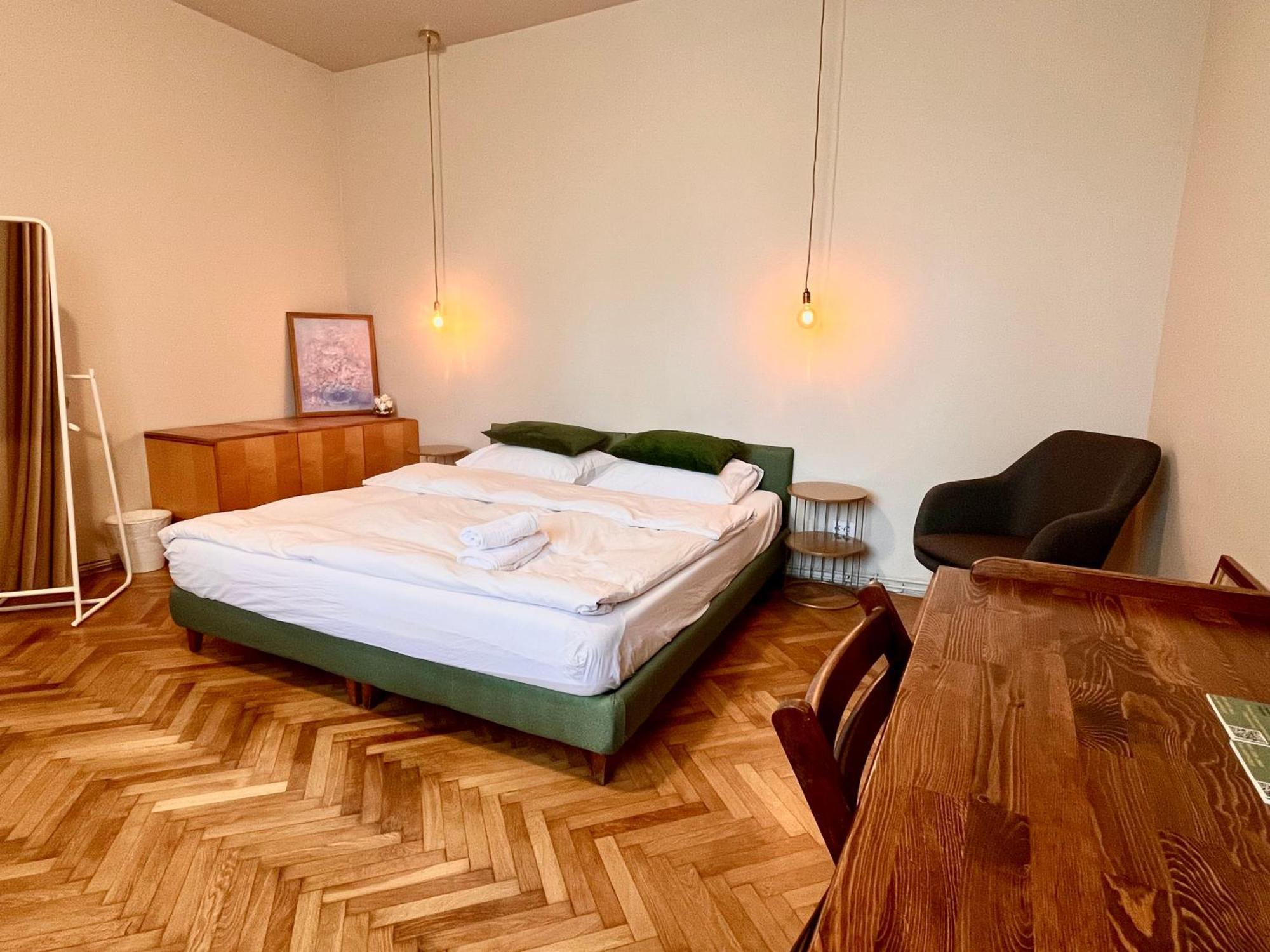 Center Unirii Square Private With View - Shared Amenities Alloggio in famiglia Bucarest