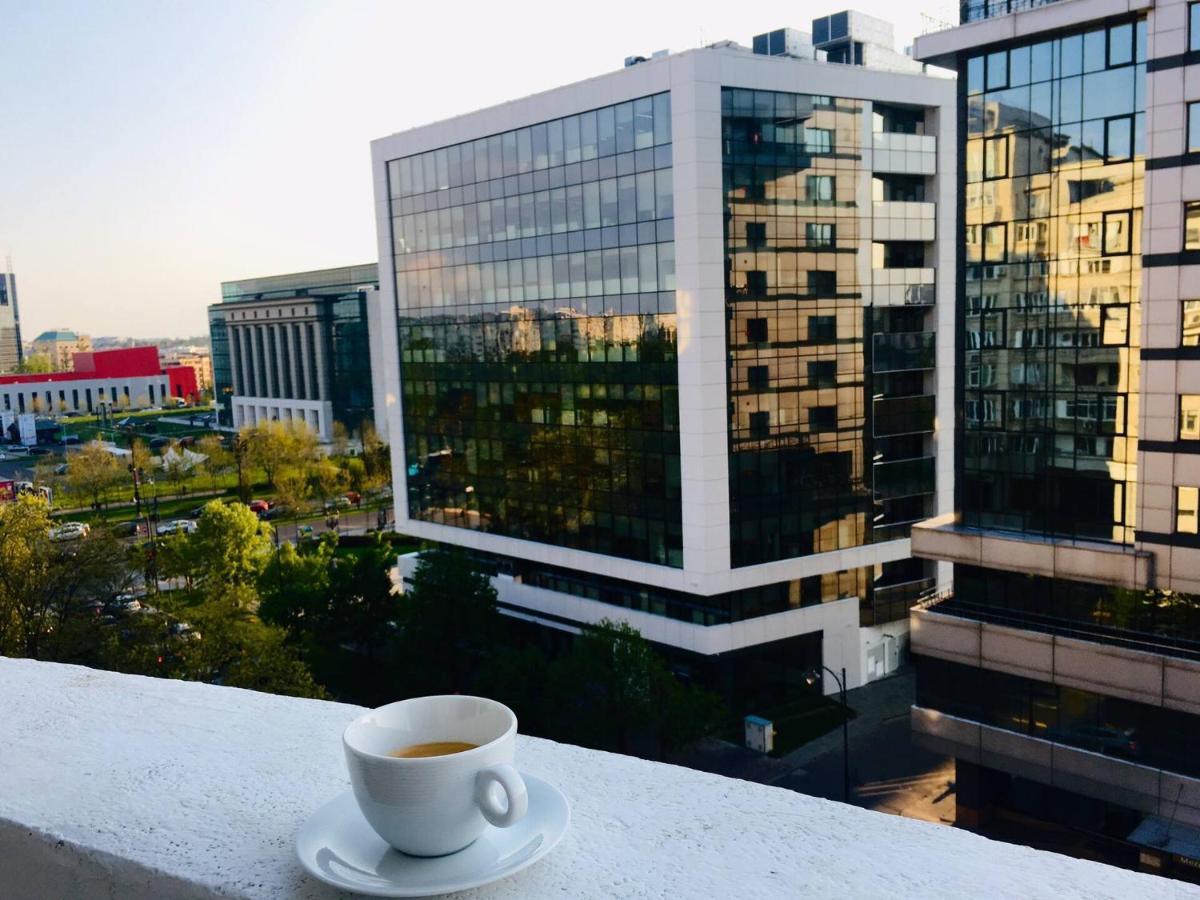 Homestay Center Unirii Square Private With View - Shared Amenities *